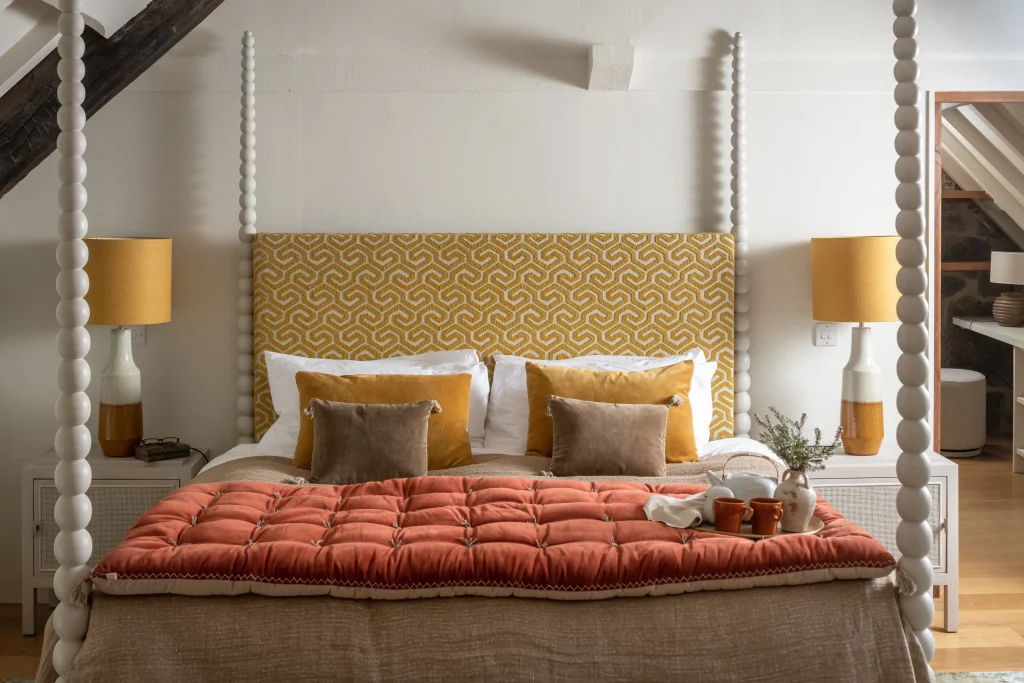 interior-bedroom-design-four-poster-bed